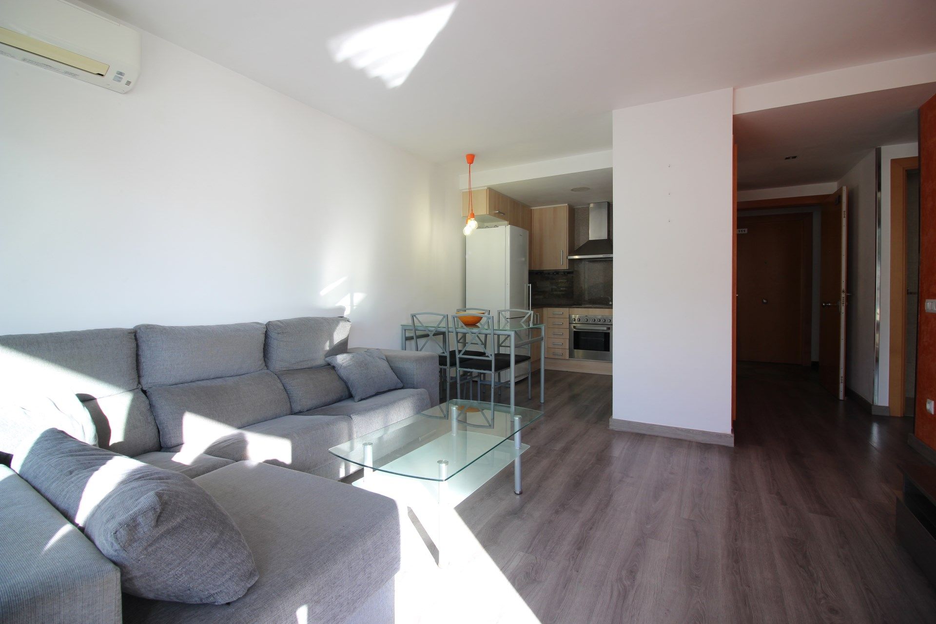 Sala de estar de Piso en venta en Roses con Terraza y Piscina