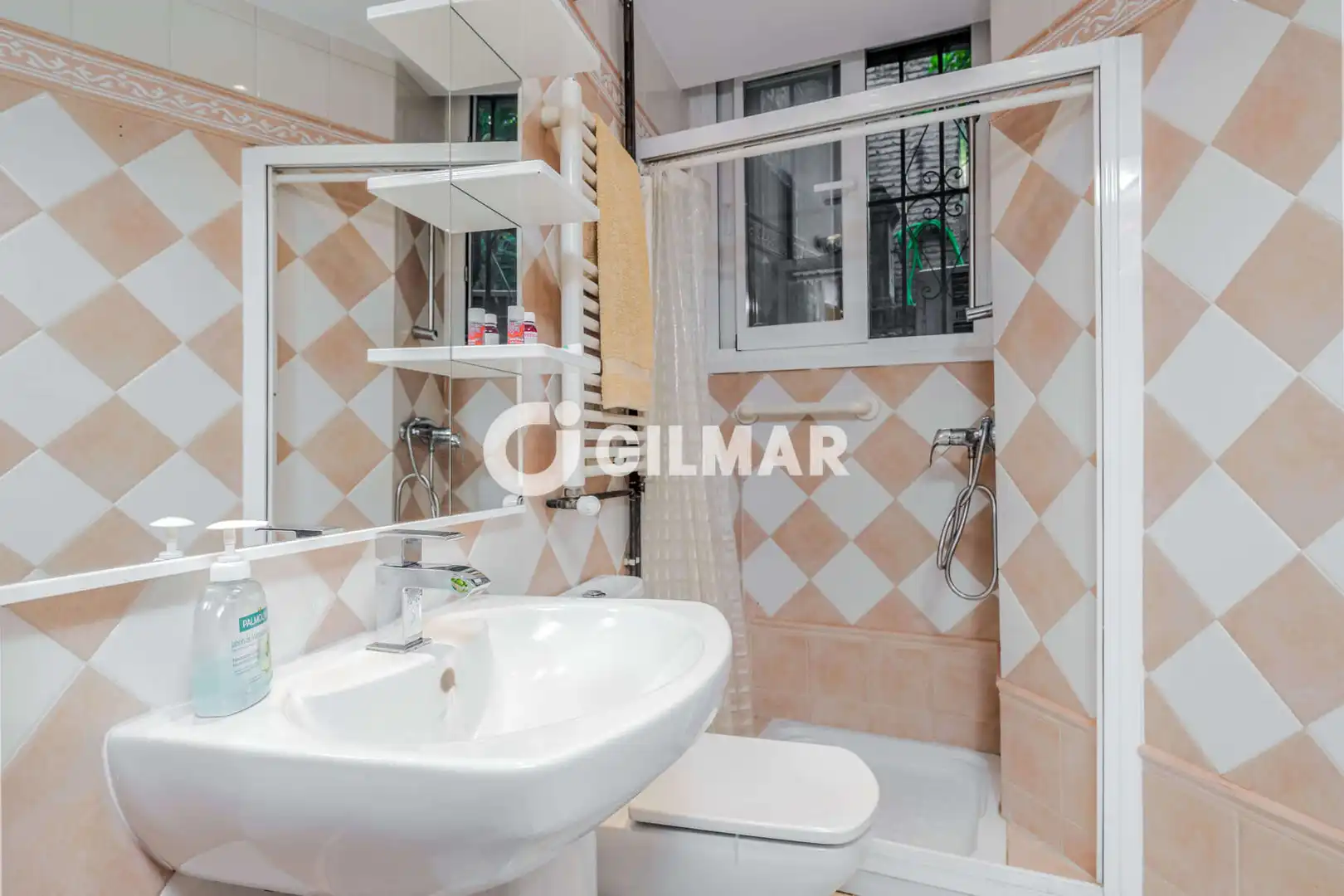 Baño de Casa adosada en venta en Gelves, Sevilla