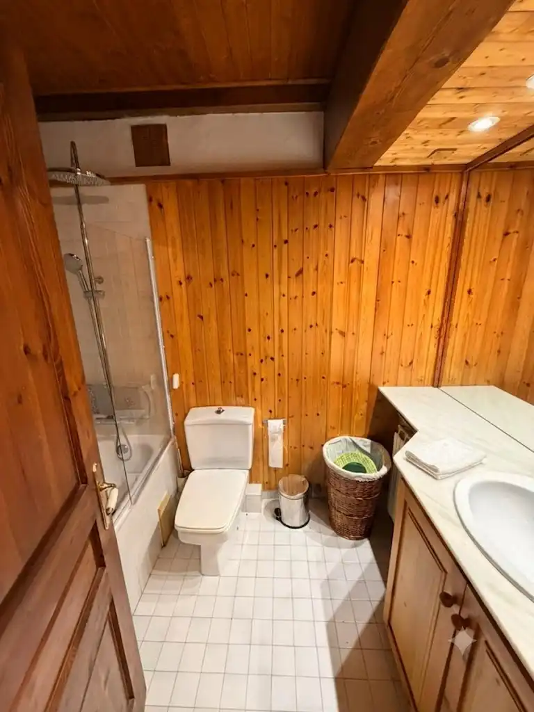 Bany de Pis de lloguer en Ordino amb Calefacció, Jardí privat i Parquet