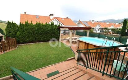 Jardí de Casa adosada en venda en Abanto y Ciérvana-Abanto Zierbena amb Calefacció, Jardí privat i Terrassa