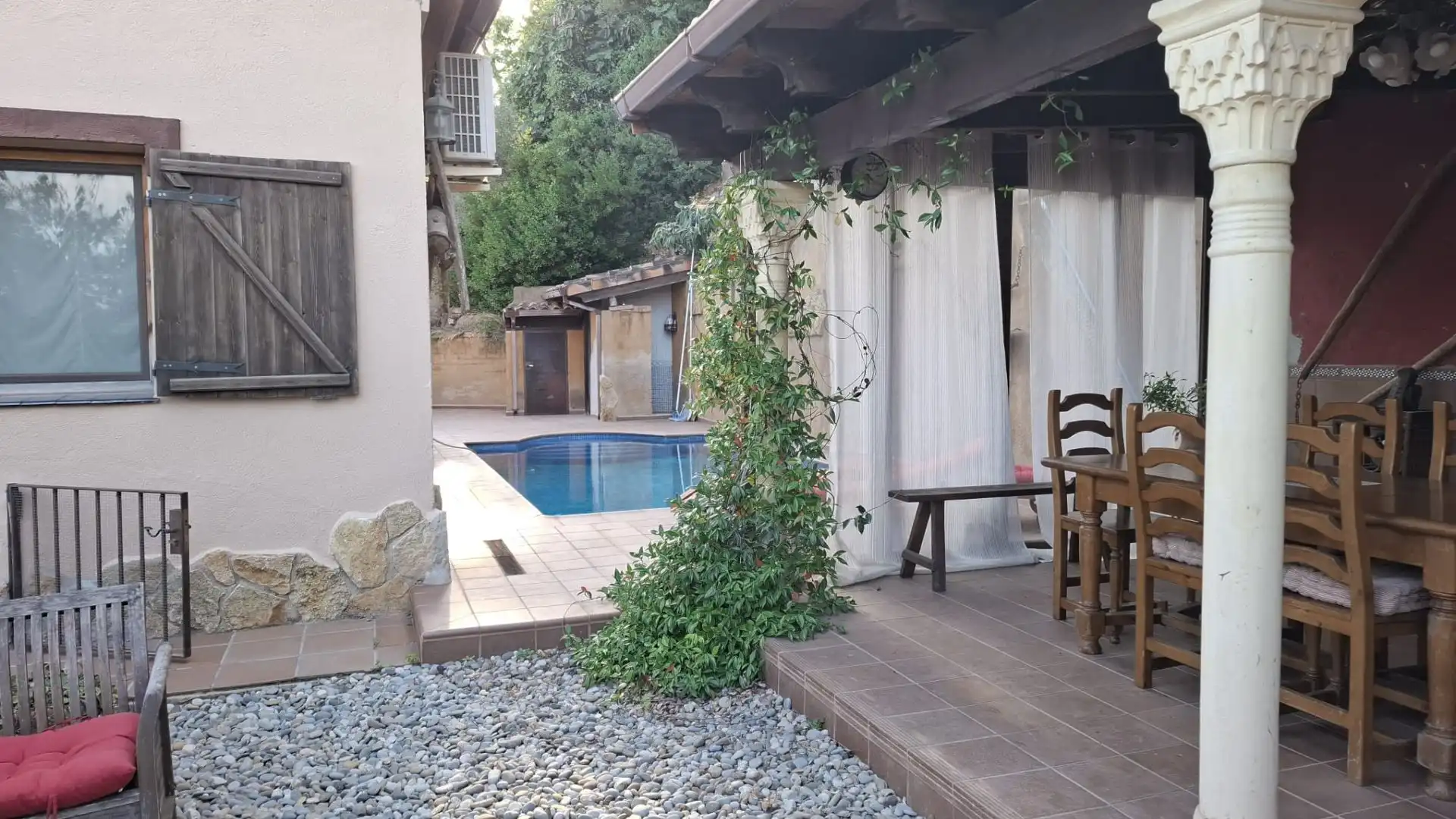 Houses for sale in Vallirana