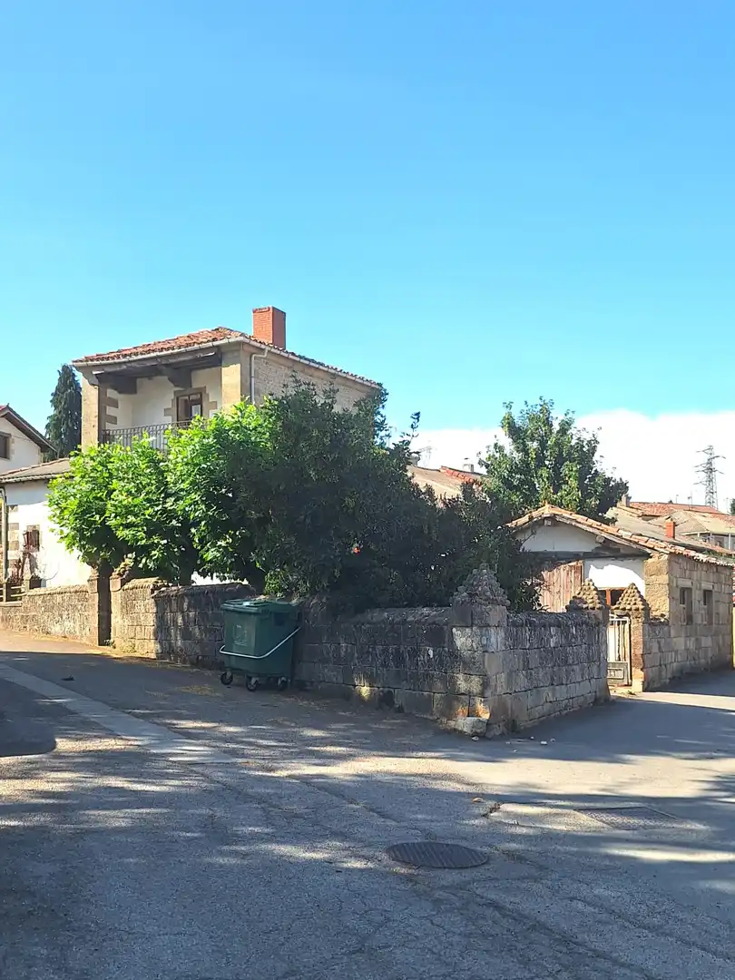 Exterior view of Houses for sale in Valdeolea  with Heating and Balcony