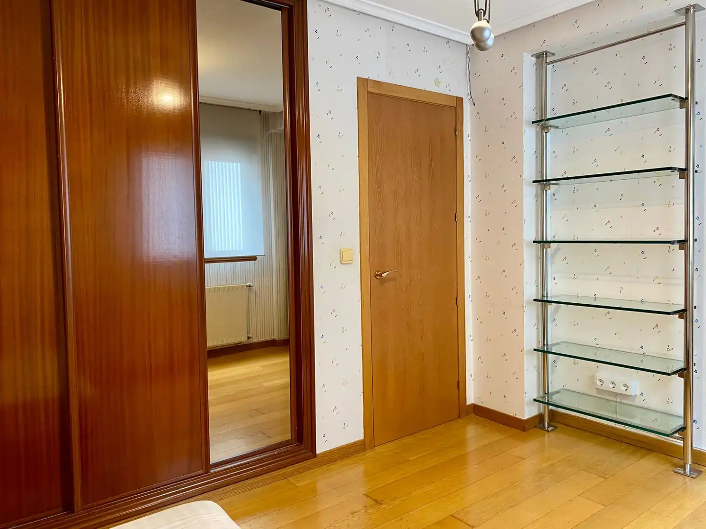 Ático en venta en Avilés con Calefacción y Parquet