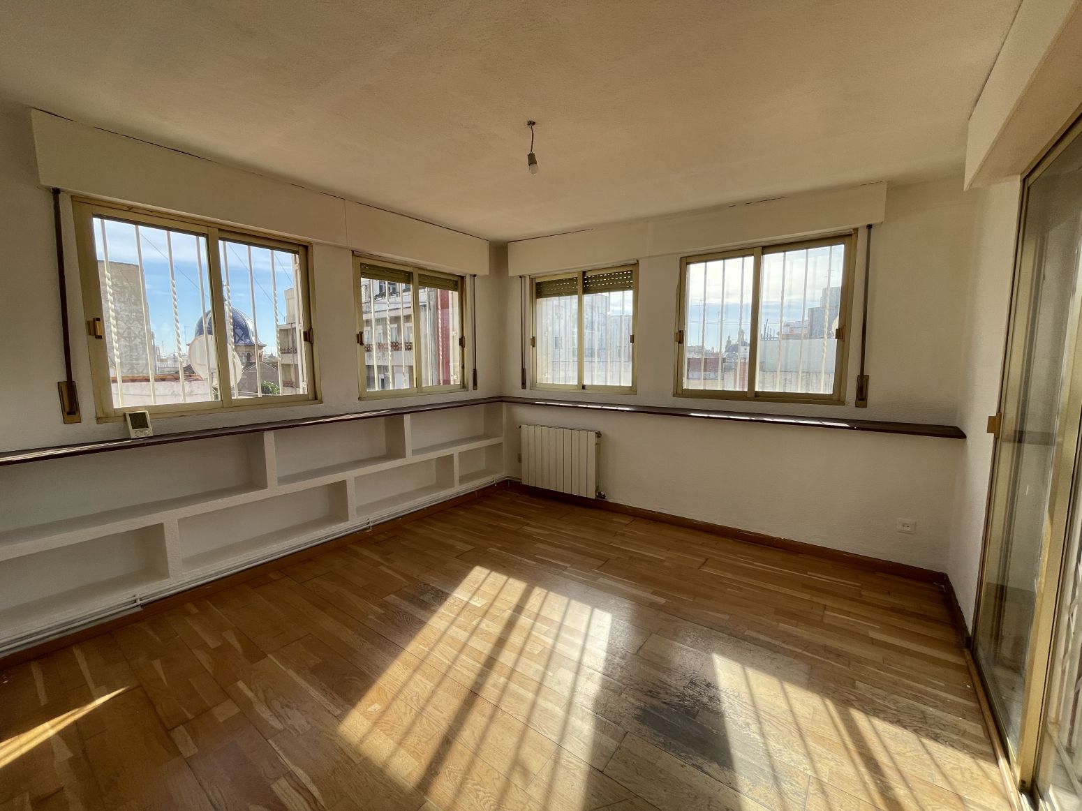 Bedroom of Attic for sale in  Valencia Capital  with Air Conditioner, Heating and Parquet flooring