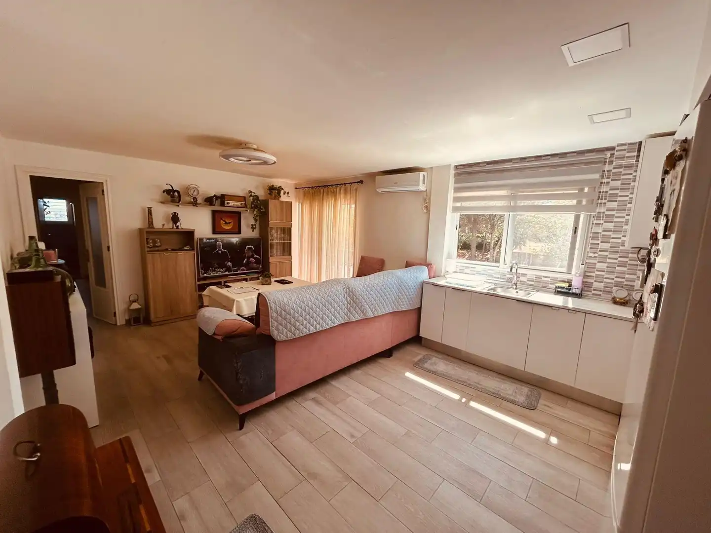 Living room of Flat for sale in Guillena  with Air Conditioner, Heating and Community pool