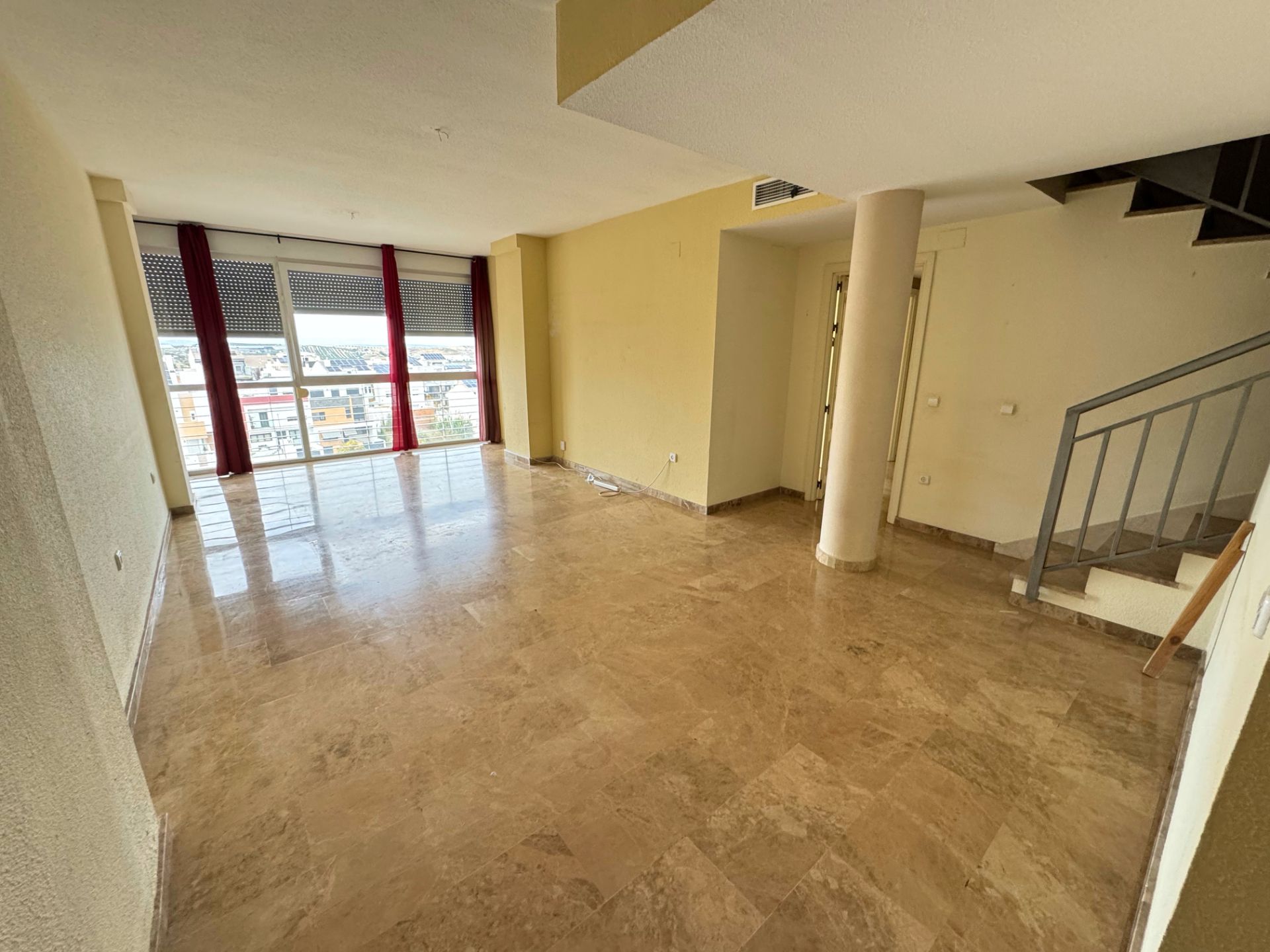 Duplex to rent in  Jaén Capital  with Air Conditioner, Heating and Terrace