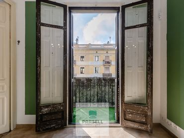 Piso con balcón en venta en Carrer del Consell de Cent