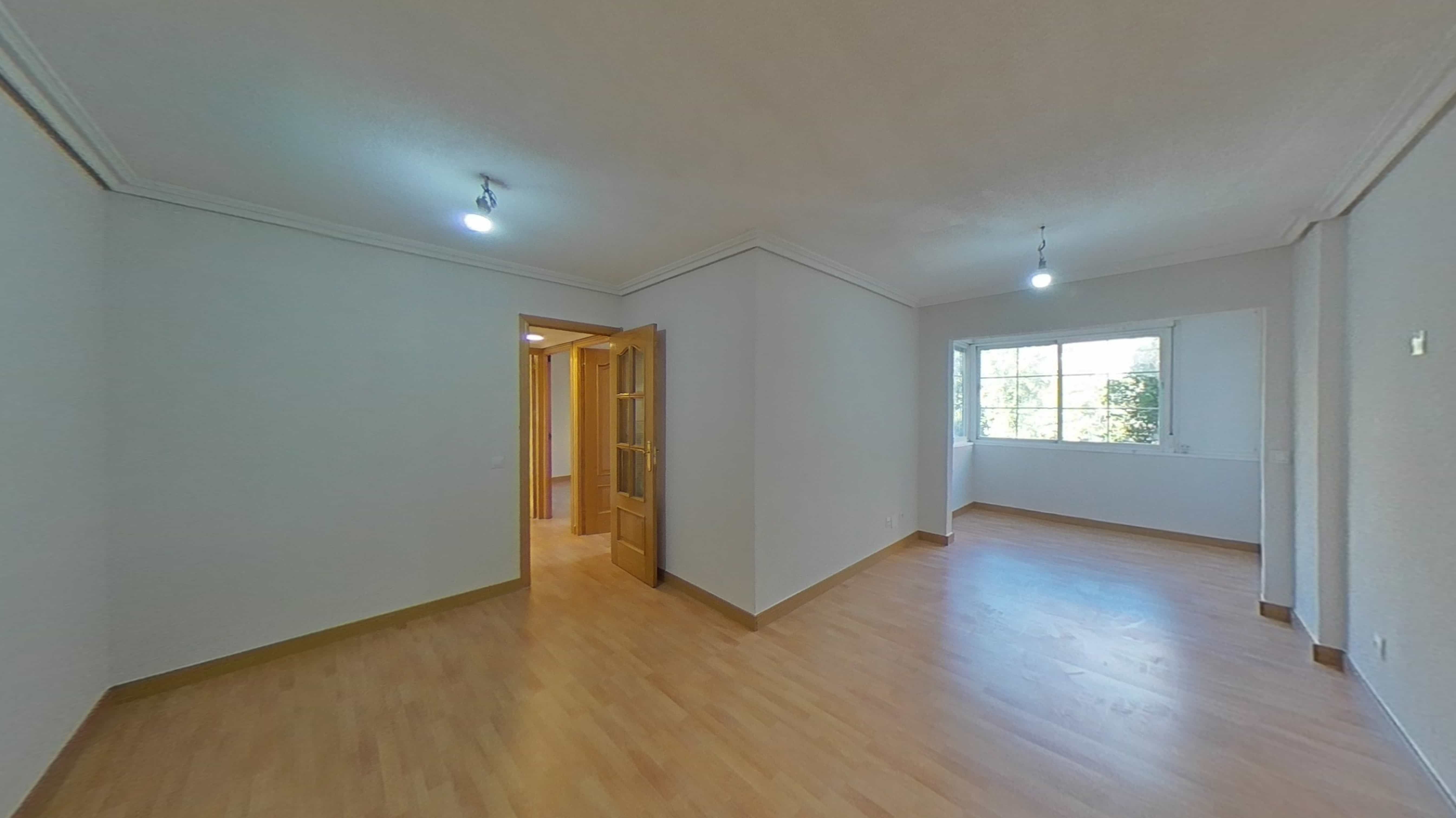 Dormitori de Pis de lloguer en Fuenlabrada amb Parquet