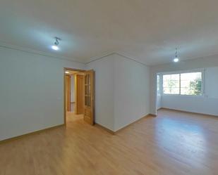 Bedroom of Flat to rent in Fuenlabrada  with Parquet flooring