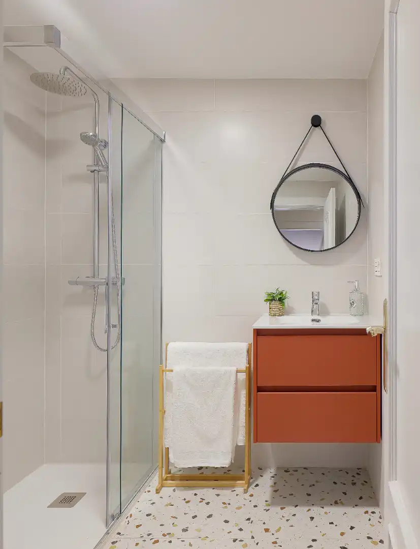 Baño de Piso de alquiler en Avilés con Calefacción, Parquet y Terraza
