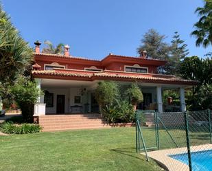 Jardí de Casa o xalet en venda en Marbella amb Aire condicionat, Terrassa i Piscina