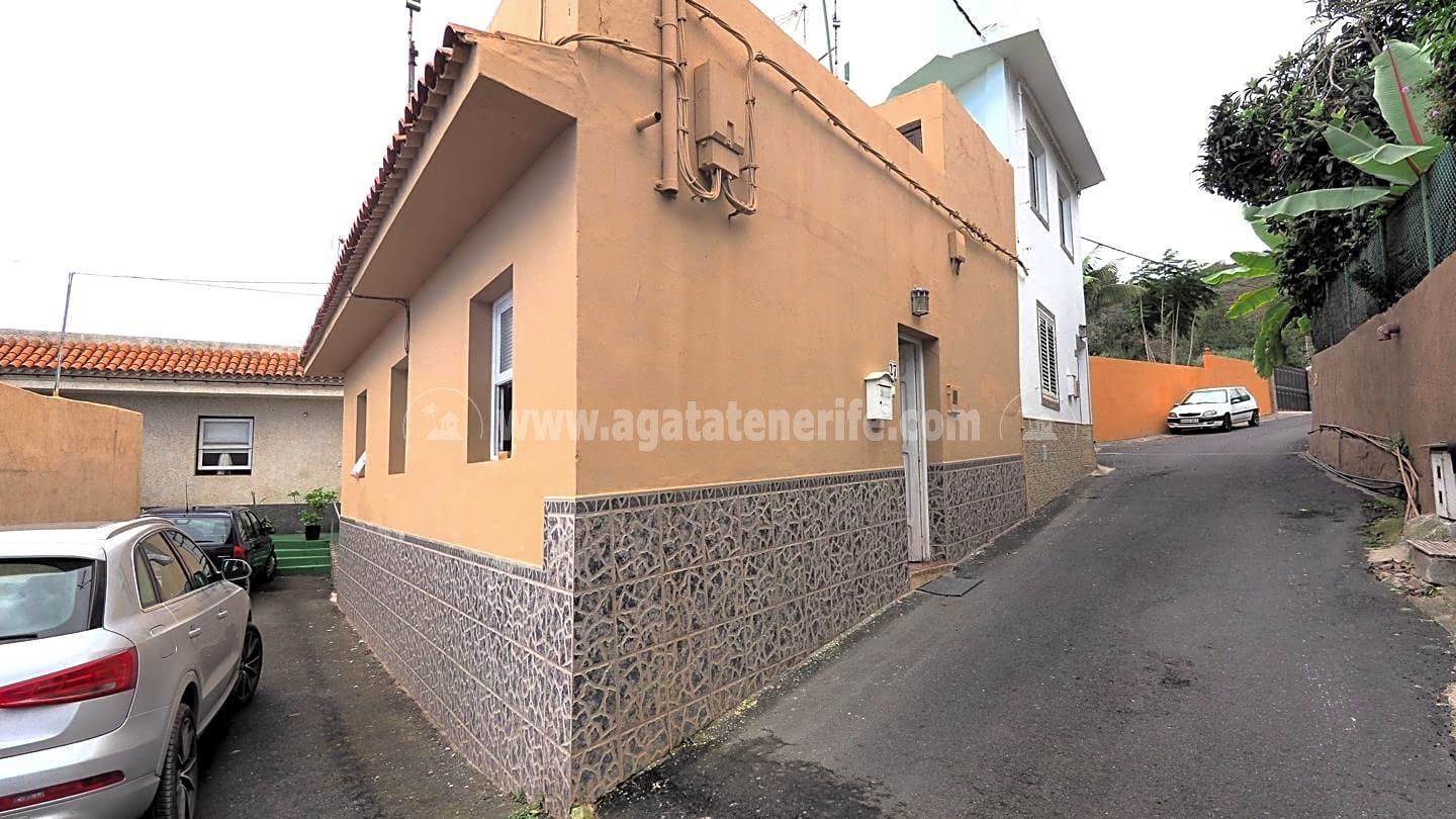 Vista exterior de Casa o xalet en venda en Garachico amb Jardí privat i Moblat