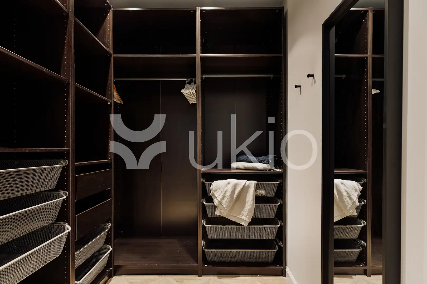 Dormitori de Apartament de lloguer en Barcelona amb Aire condicionat, Calefacció i Moblat