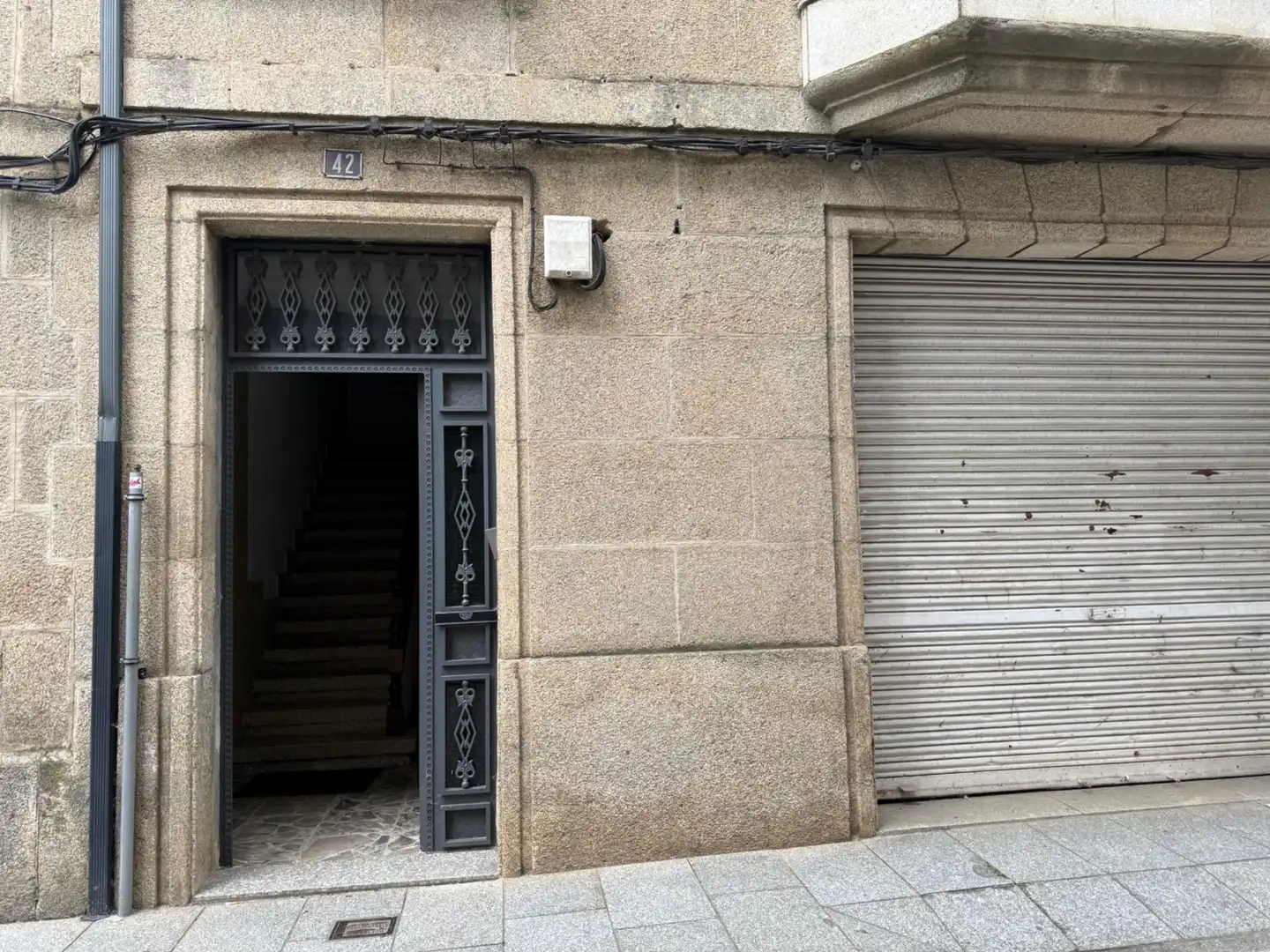 Vista exterior de Edifici en venda en Verín