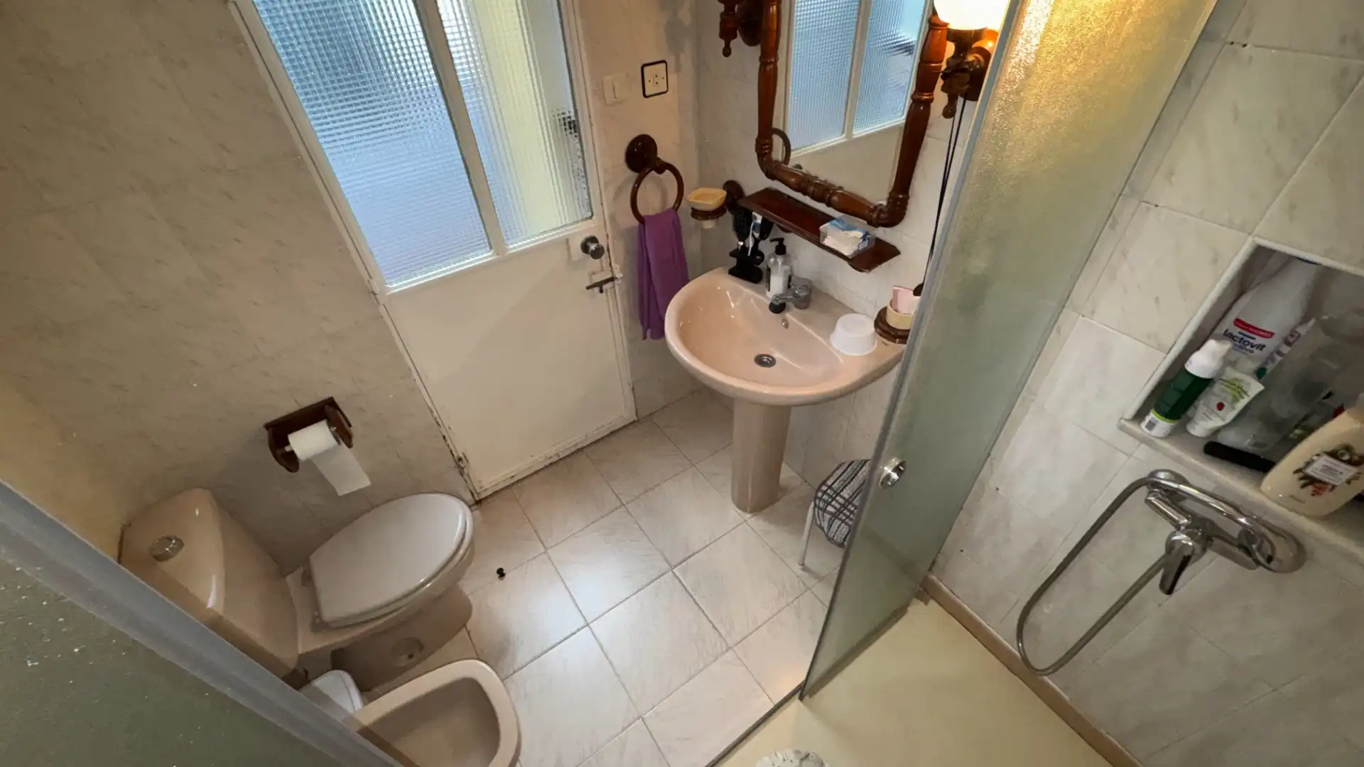 Bany de Casa o xalet en venda en Brenes amb Aire condicionat, Traster i Moblat