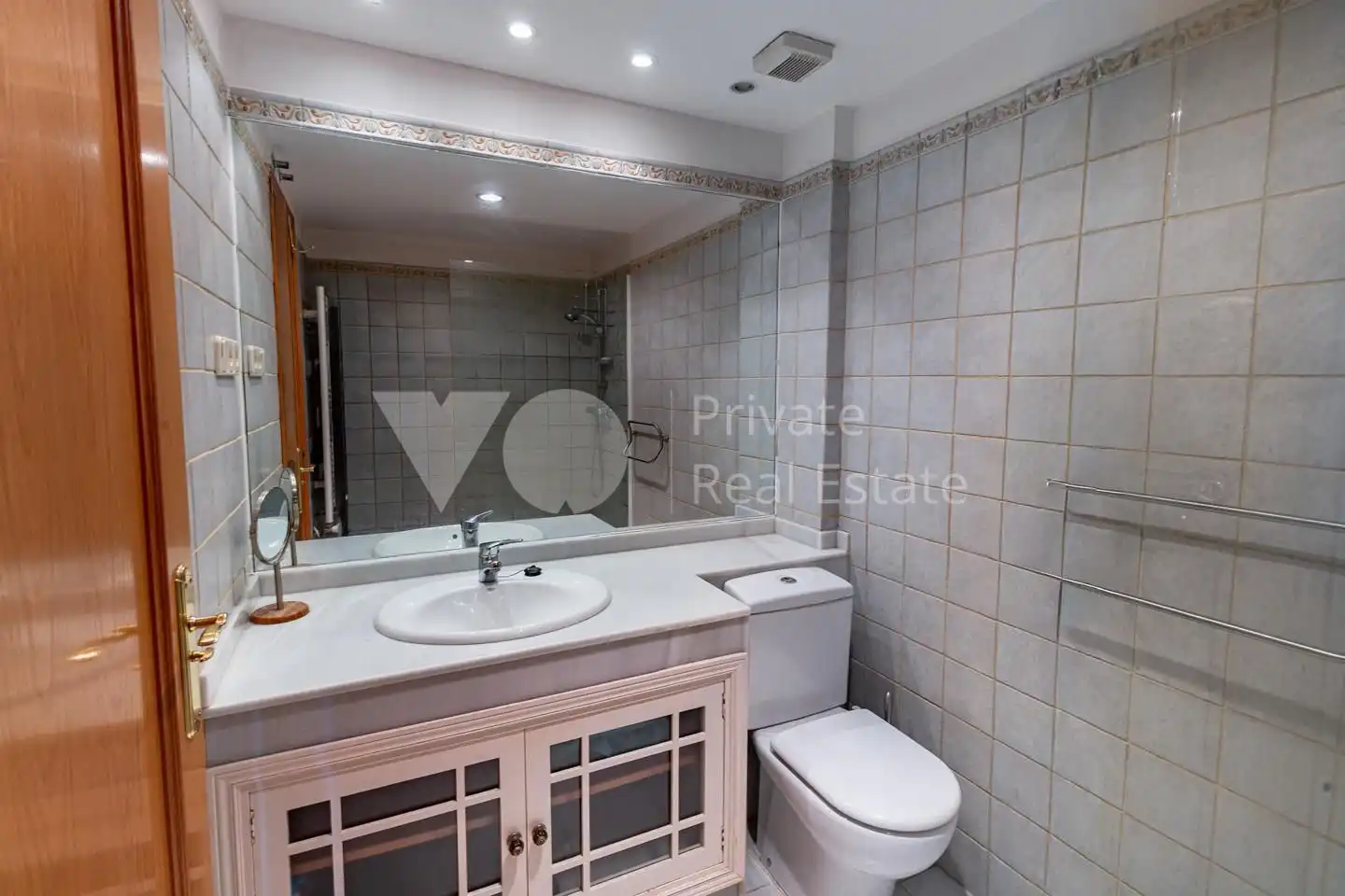 Baño de Casa adosada en venta en Las Rozas de Madrid con Aire acondicionado, Calefacción y Jardín privado