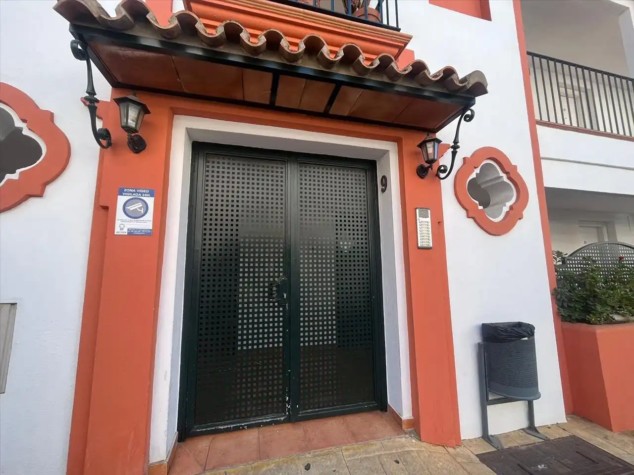 Vista exterior de Apartamento en venta en Estepona