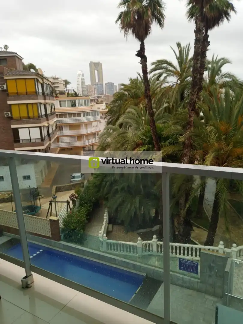 Mini appartamento con terrazza in vendita a Playa de Poniente