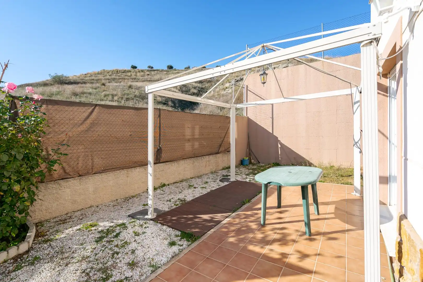 Terrasse von Einfamilien-Reihenhaus zum Verkauf in Carabaña mit Heizung, Privatgarten und Terrasse