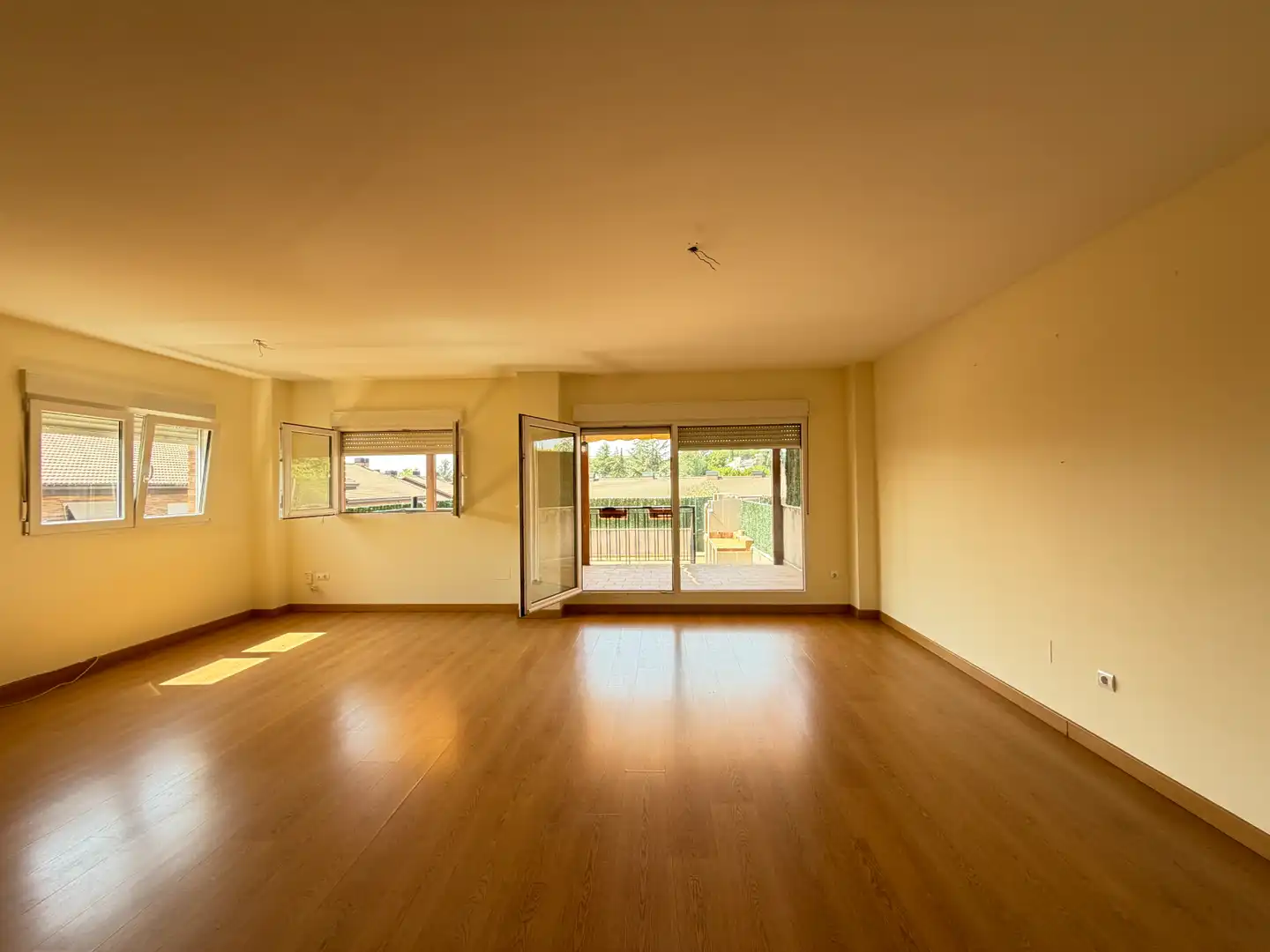 Sala de estar de Casa o chalet en venta en Colmenar Viejo con Calefacción, Jardín privado y Terraza