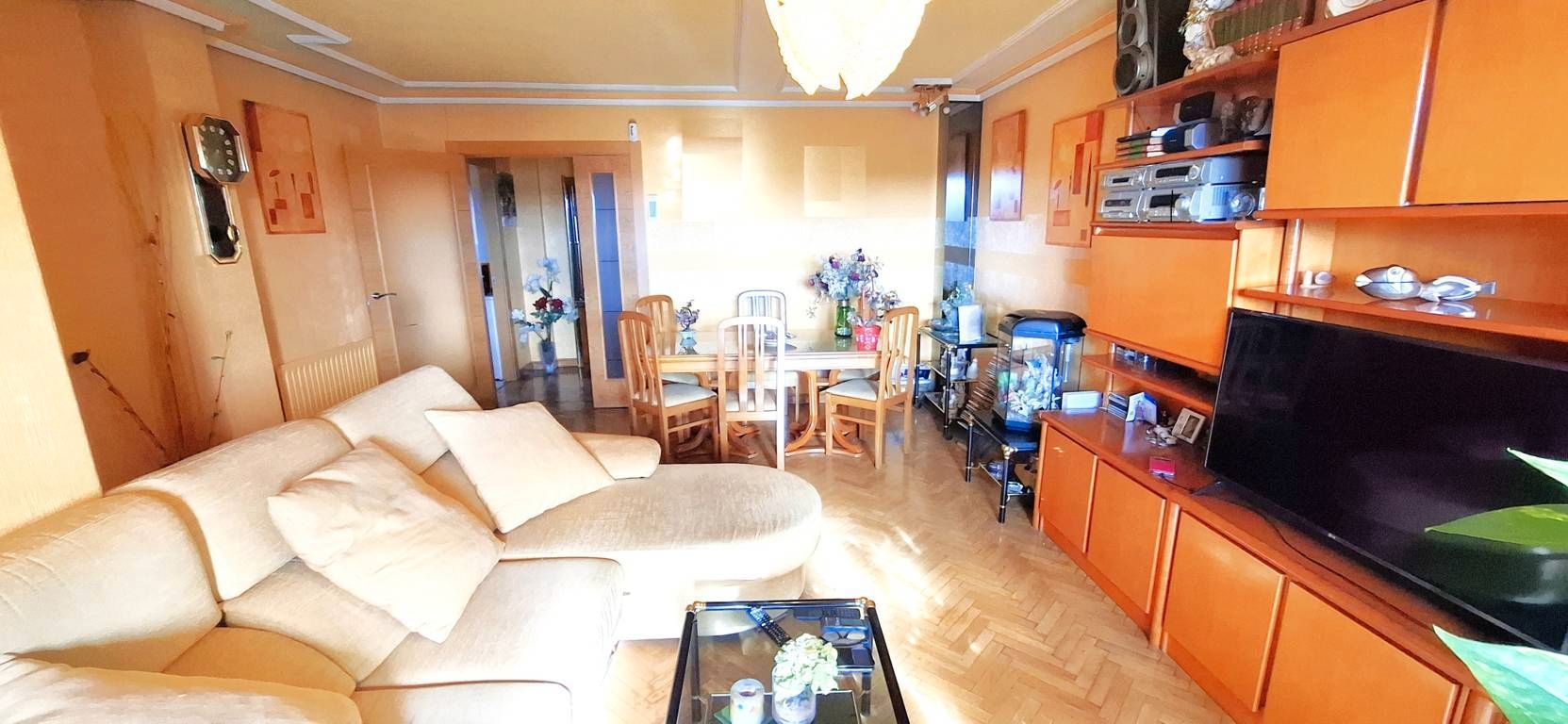 Sala d'estar de Pis en venda en Fuenlabrada amb Aire condicionat, Calefacció i Parquet