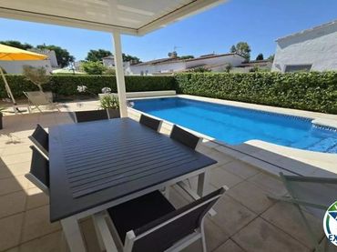 Maison avec piscine à vendre à Carrer Montseny 82