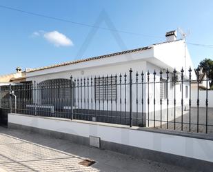 Vista exterior de Casa o xalet en venda en Cartagena amb Aire condicionat, Jardí privat i Terrassa