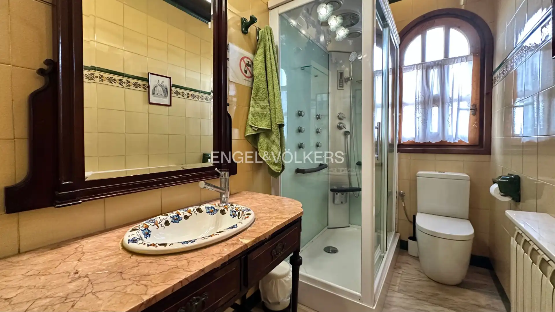 Badezimmer von Haus oder Chalet zum Verkauf in Mont-roig del Camp mit Klimaanlage, Heizung und Privatgarten