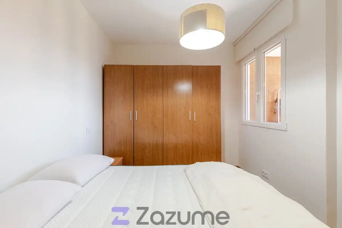 Bedroom of Flat for rent in Madrid  with Air Conditioner, Heating and Terrace