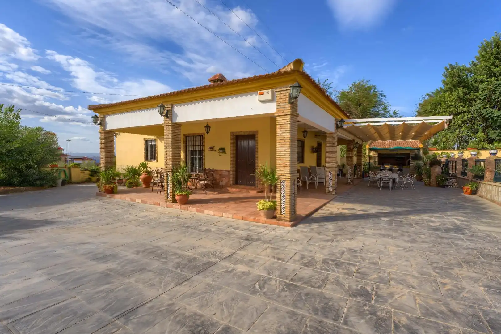 Casa o chalet en venta en Sanlúcar la Mayor con Aire acondicionado, Calefacción y Jardín privado