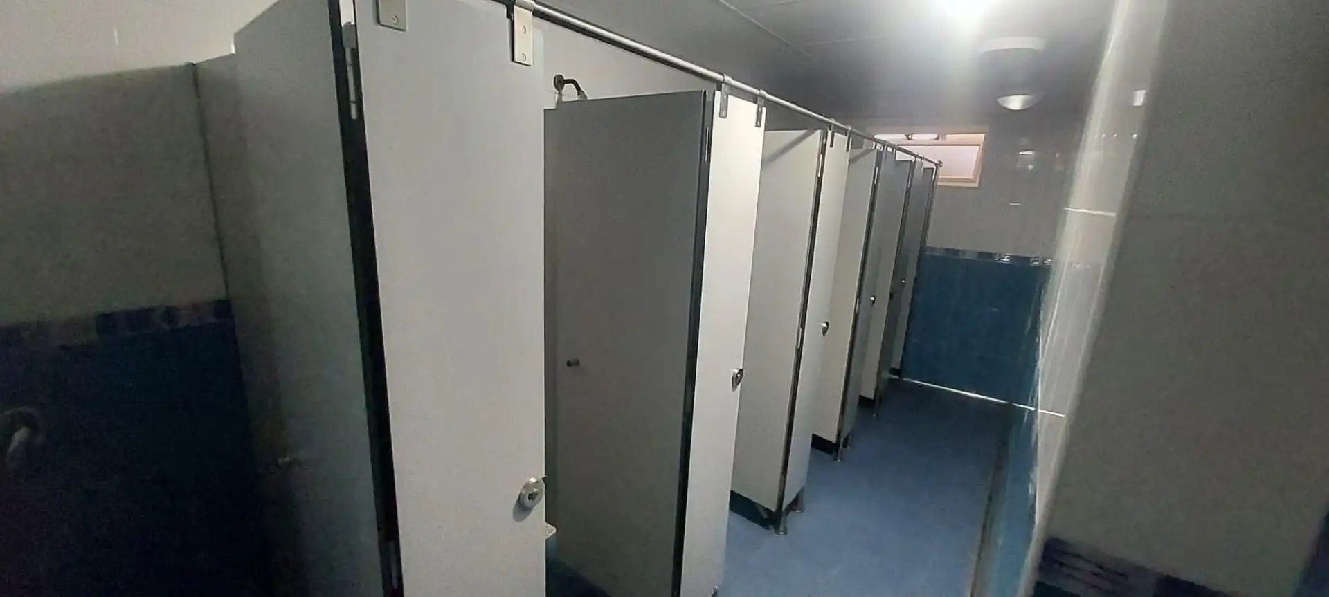 Badezimmer von Fabrikhallen zur Miete in Puerto del Rosario