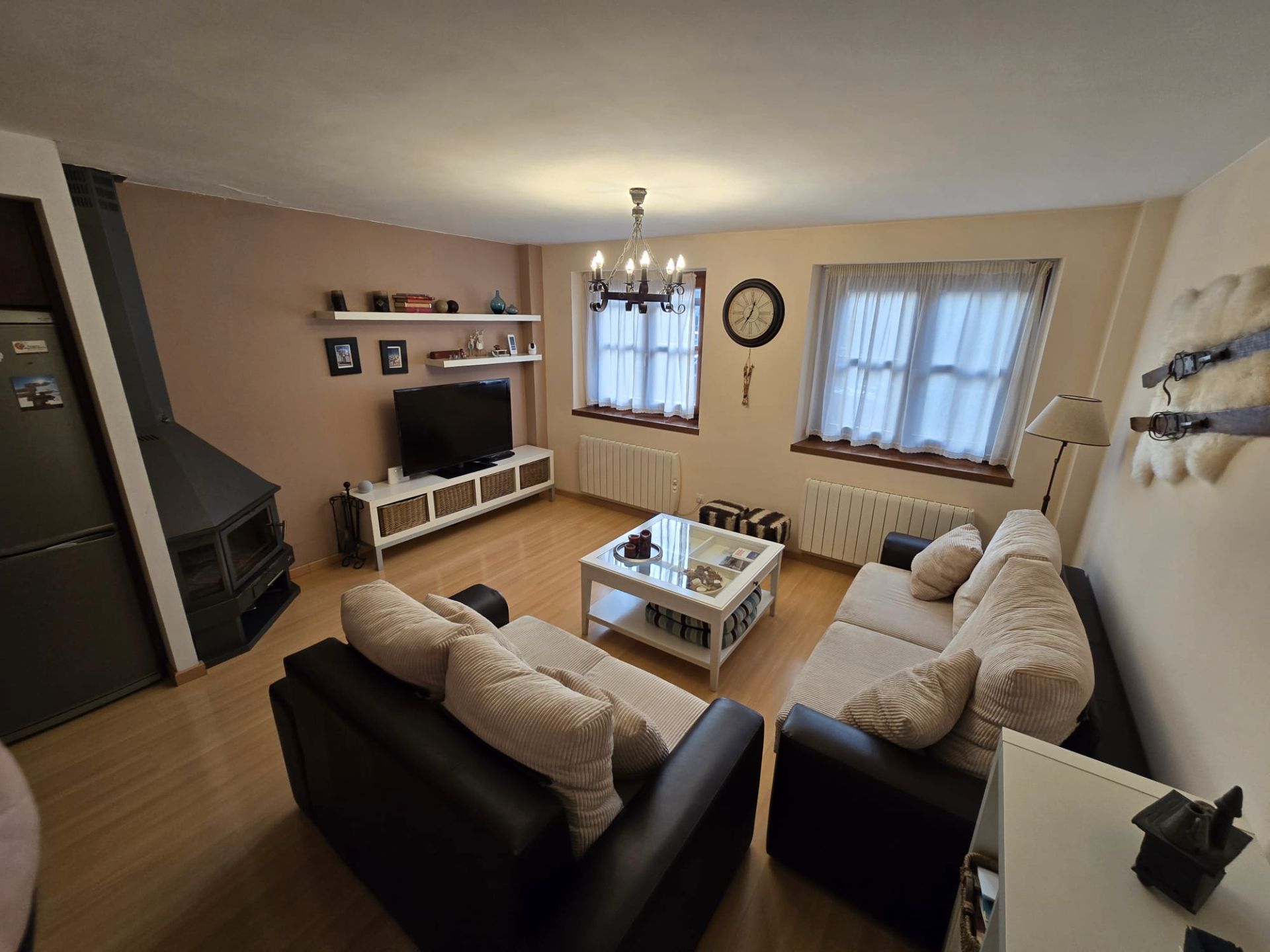 Sala de estar de Apartamento en venta en Benasque con Aire acondicionado, Calefacción y Amueblado