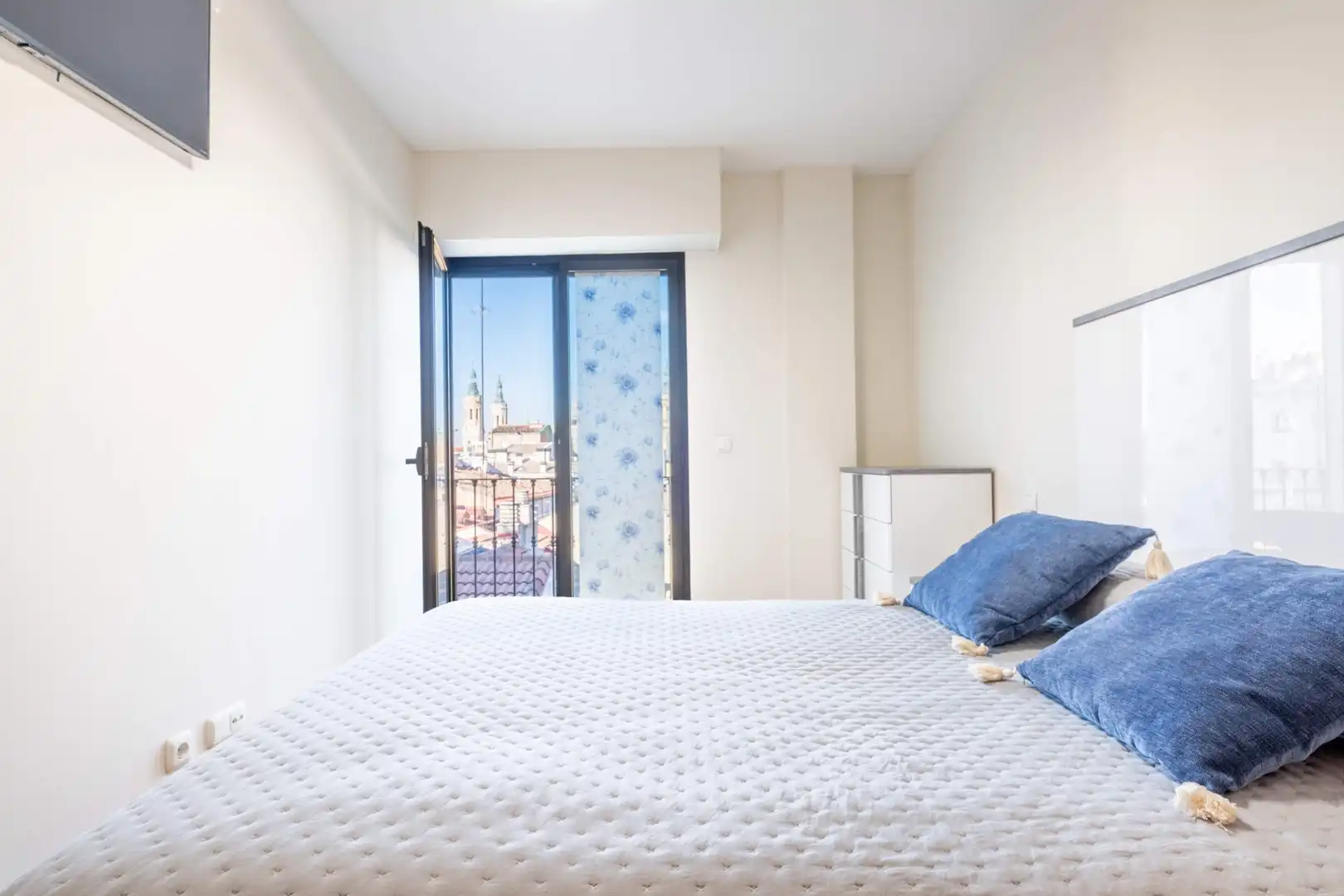 Habitación de Piso en venta en Zaragoza con Aire acondicionado, Calefacción y Terraza