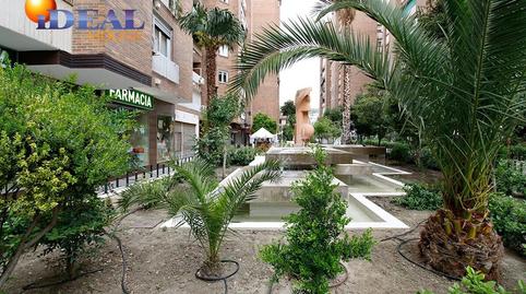 Foto 2 de Piso en venta en Calle Sos del Rey Catolico, 9, Cervantes, Granada