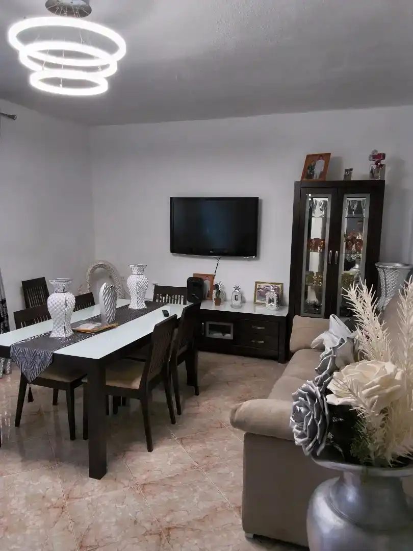 Sala d'estar de Planta baixa en venda en Mengíbar amb Aire condicionat, Moblat i Forn