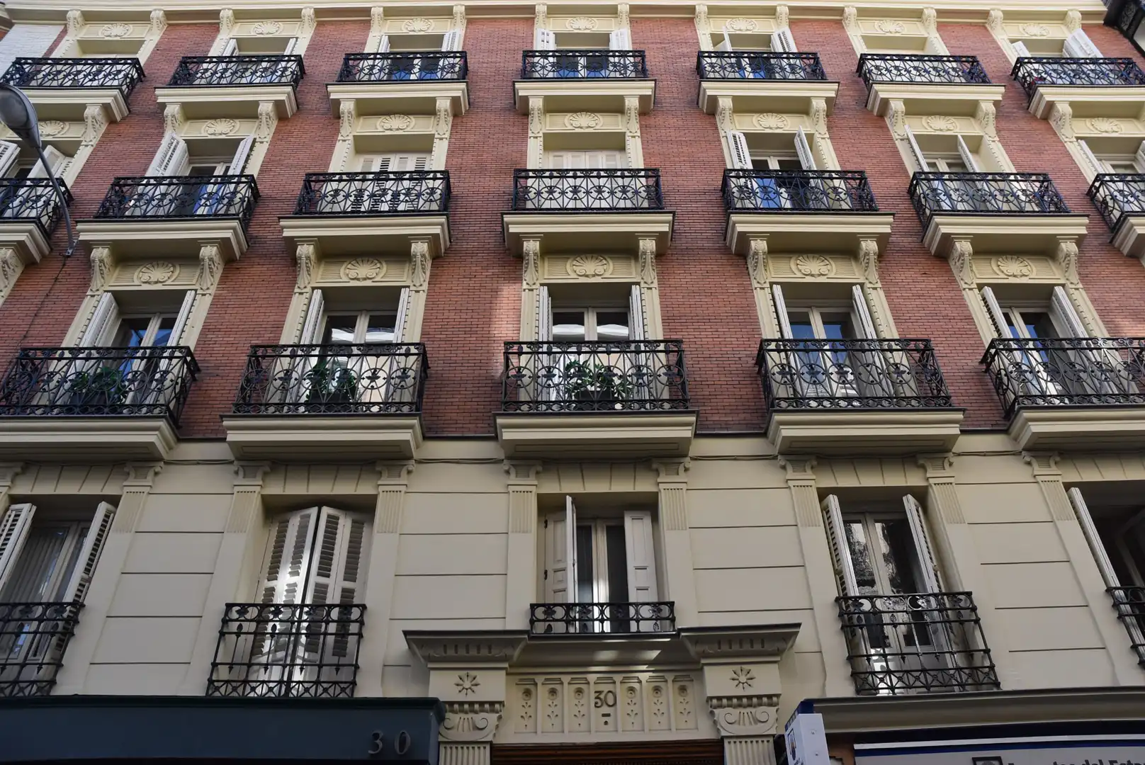 Vista exterior de Piso de alquiler en Madrid con Aire acondicionado, Calefacción y Parquet