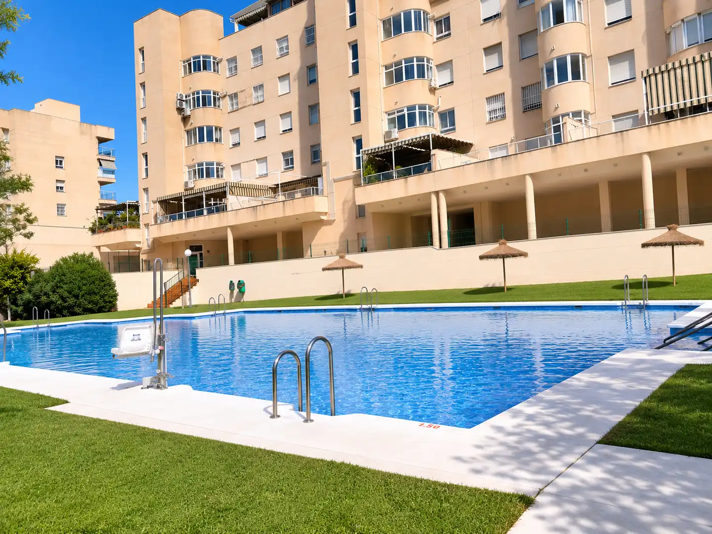 Piscina de Pis en venda en Málaga amb Aire condicionat, Jardí privat i Terrassa