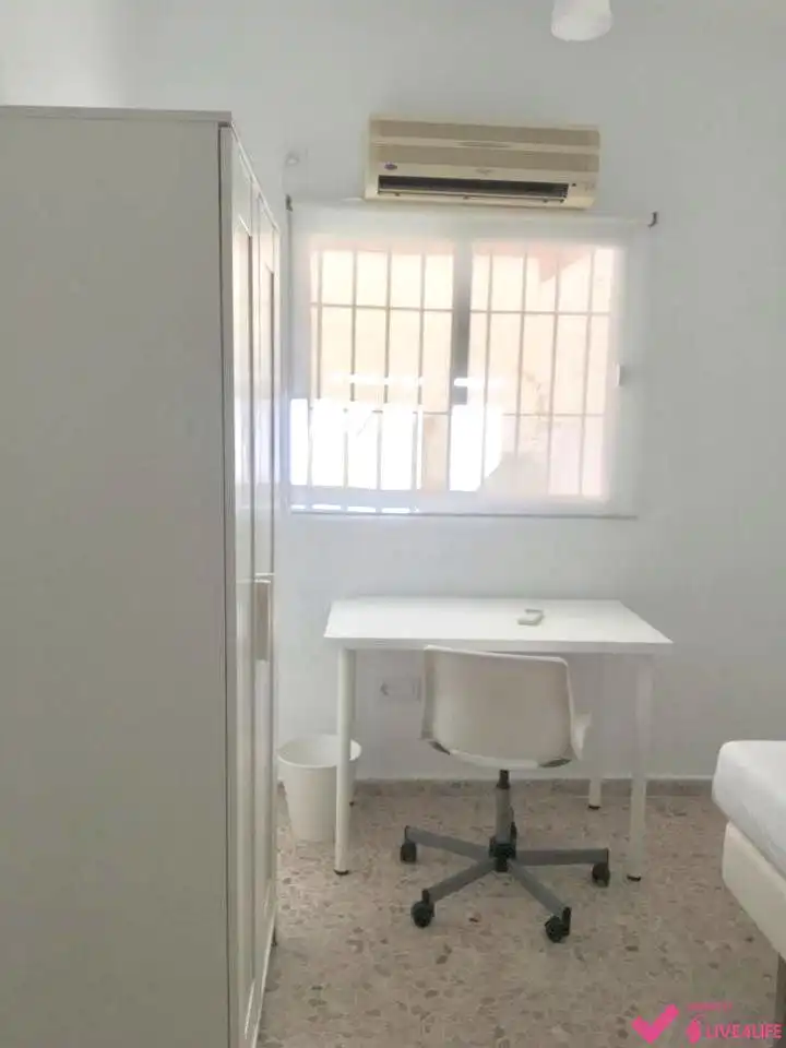 Dormitori de Pis en venda en Cerro - Amate