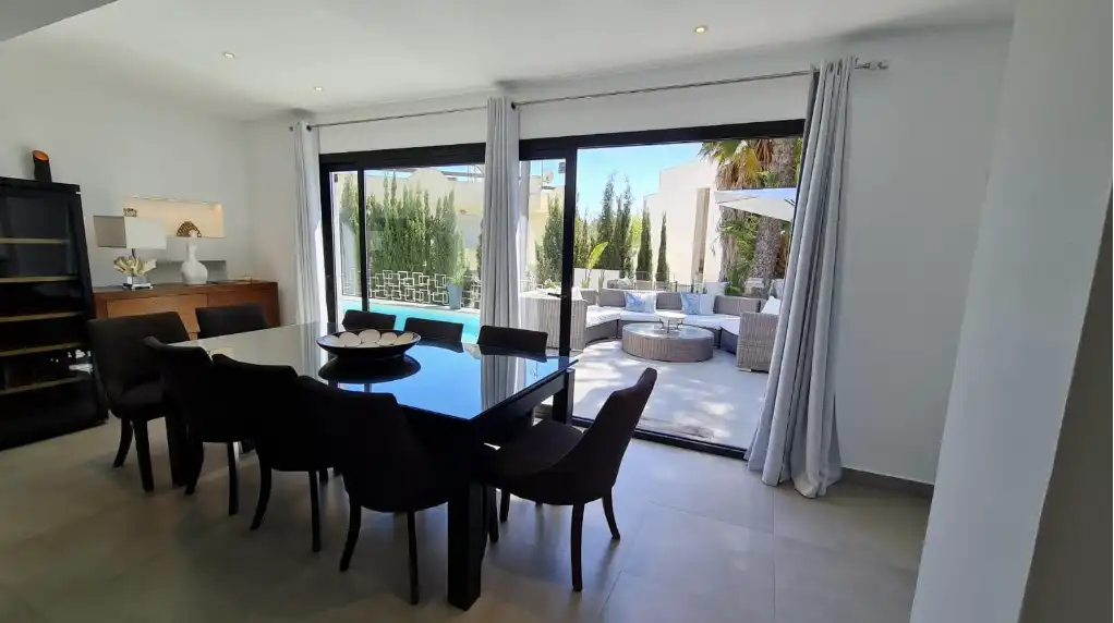 Comedor de Casa o chalet de alquiler en Estepona con Aire acondicionado, Jardín privado y Terraza
