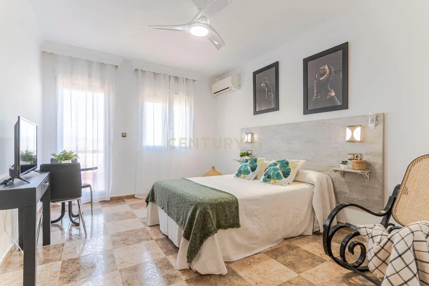 Habitación de Casa o chalet en venta en Las Gabias con Jardín privado, Trastero y Piscina