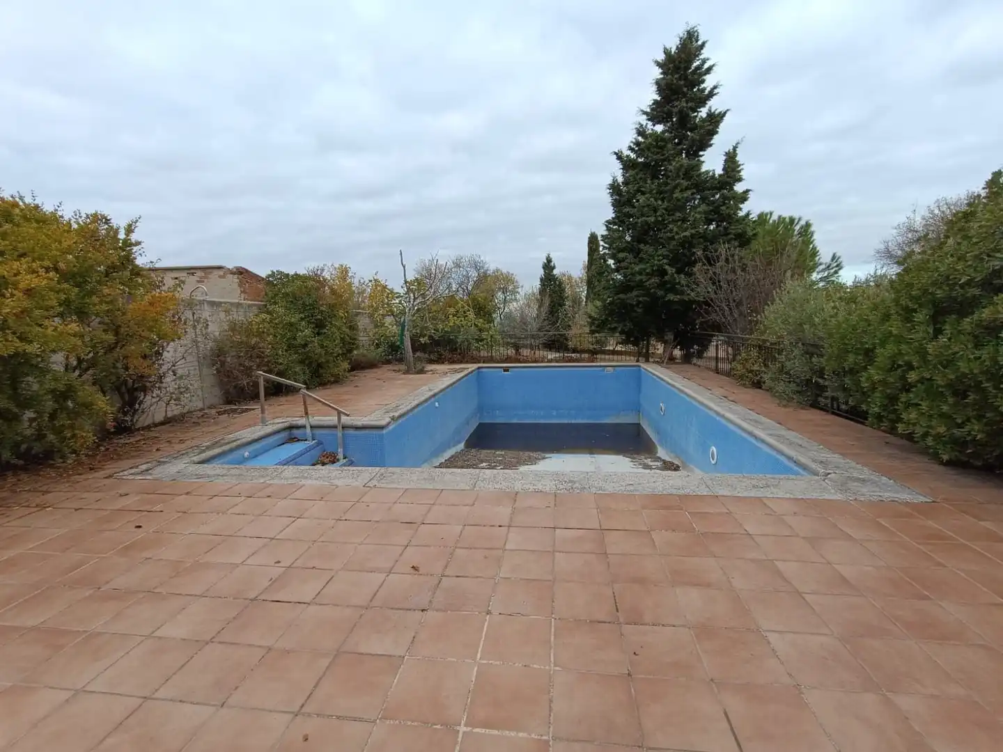 Piscina de Finca rústica en venta en Olías del Rey con Calefacción, Jardín privado y Trastero