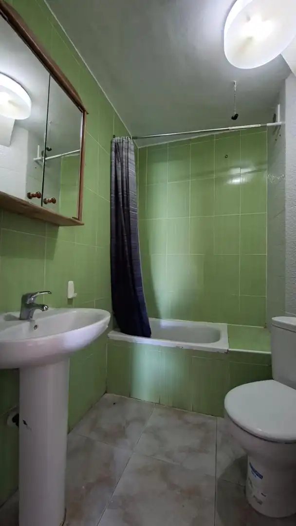 Baño de Piso en venta en San Juan de Aznalfarache con Terraza