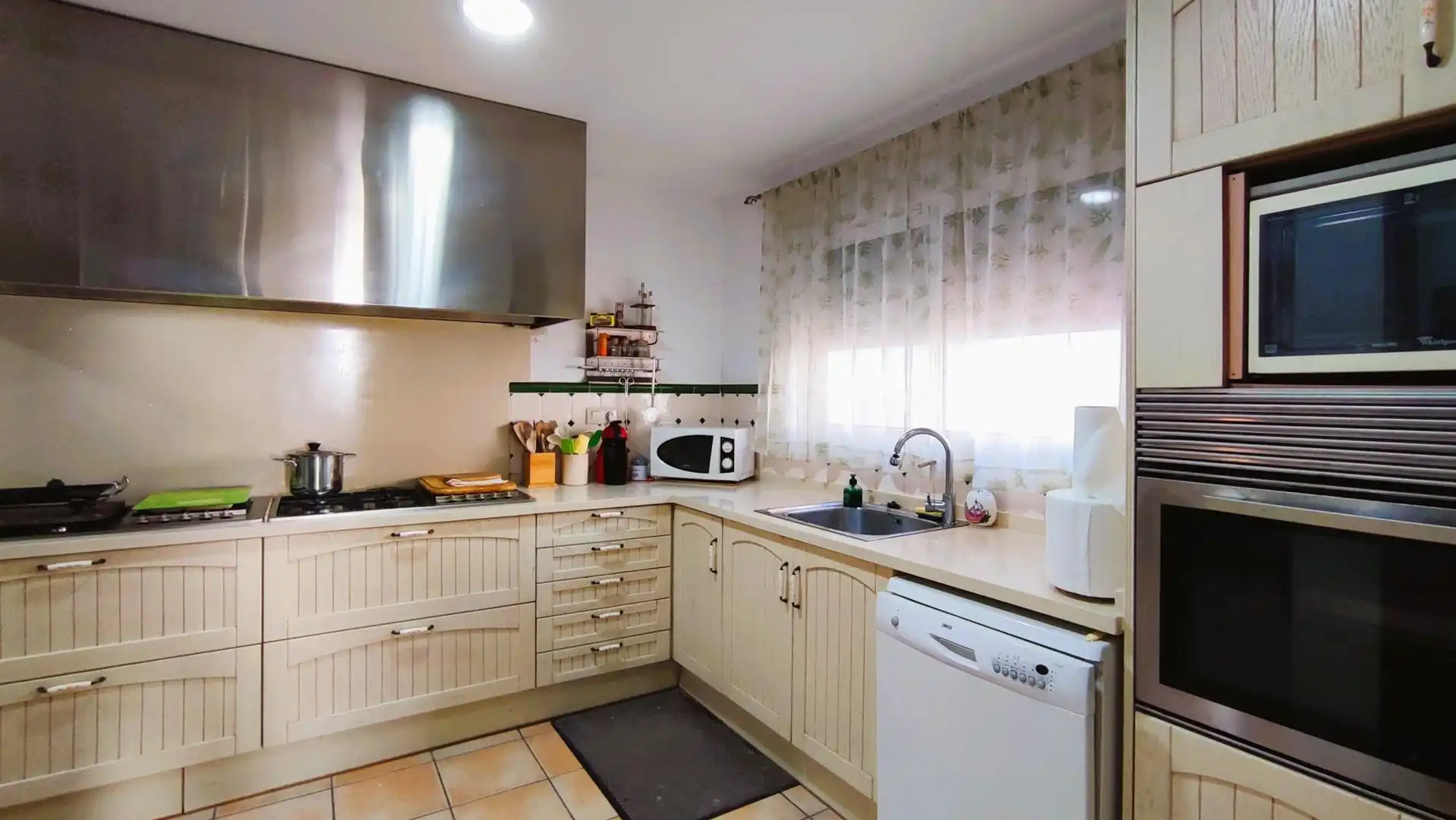 Cocina de Casa o chalet en venta en Gandia con Aire acondicionado, Calefacción y Jardín privado