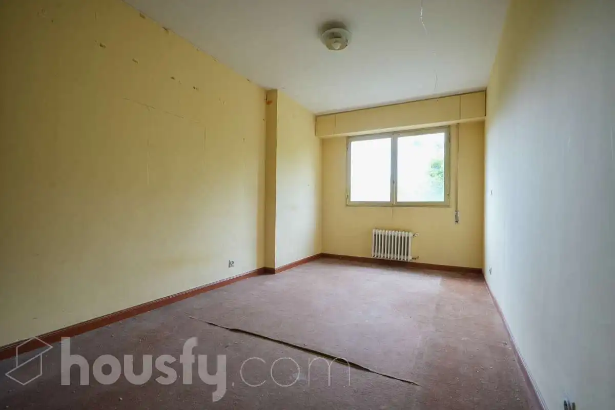 Habitación de Apartamento en venta en Madrid con Calefacción, Terraza y Piscina comunitaria