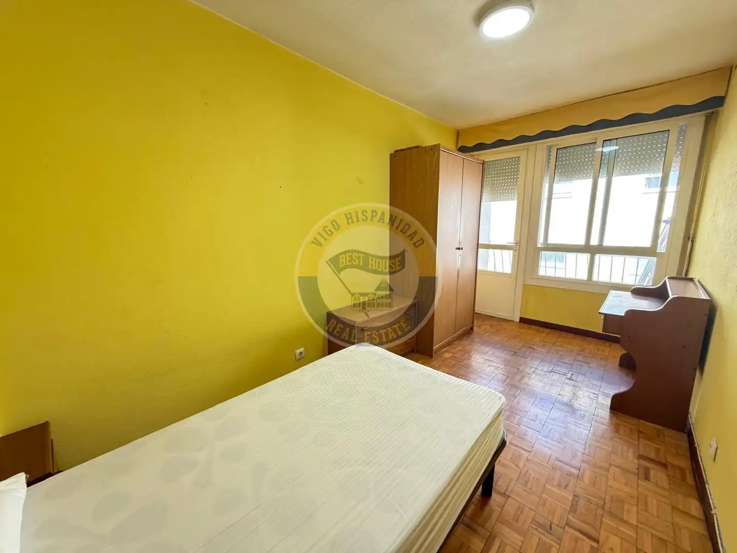 Habitación de Piso de alquiler en Vigo  con Calefacción, Parquet y Amueblado