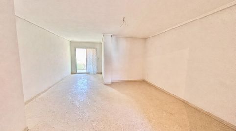 Foto 2 de Piso en venta en Torrefiel, Valencia Capital