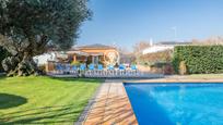 Garden of House or chalet for sale in El Masnou  with Air Conditioner, Terrace and Swimming Pool