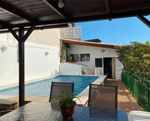 Piscina de Casa o xalet en venda en Vélez-Málaga amb Jardí privat, Terrassa i Piscina