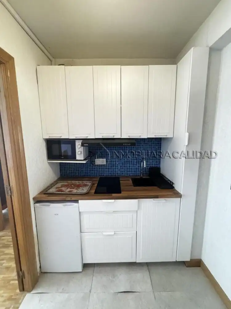 Kitchen of Flat for rent in Burgos  with Heating, Furnished and Pets allowed