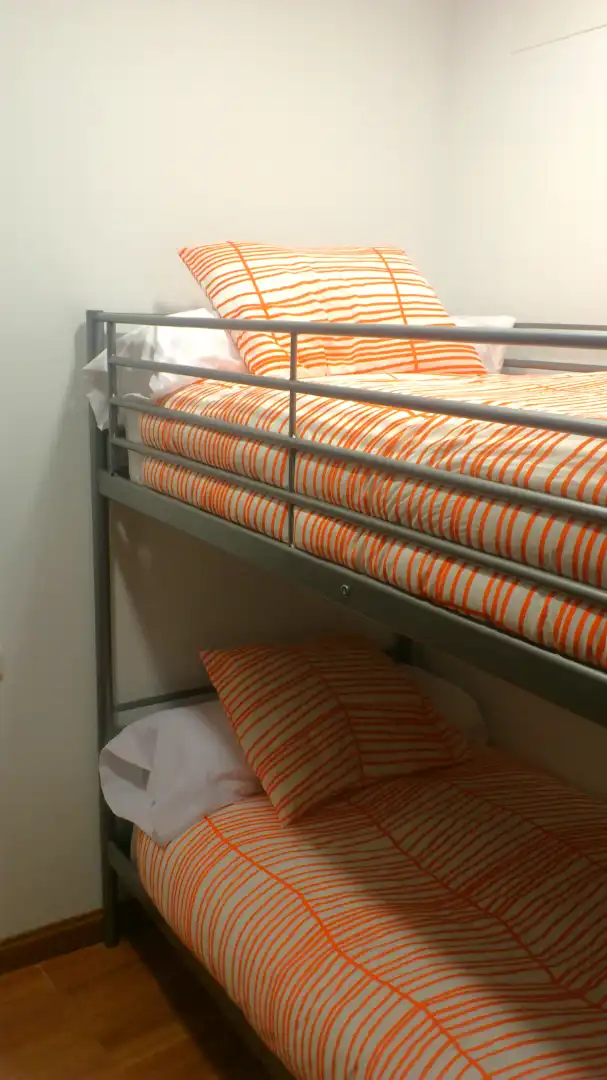 Dormitori de Pis en venda en Granada amb Aire condicionat i Balcó